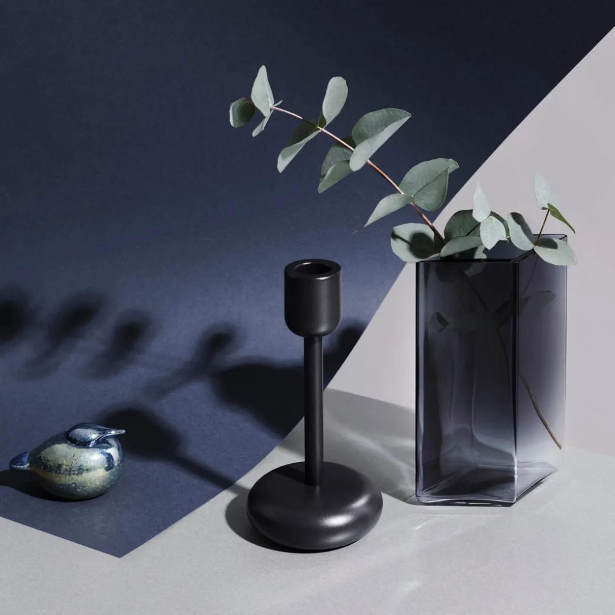 IITTALA Kynttilänjalat-Kynttilänjalka 183mm Tummanharmaa