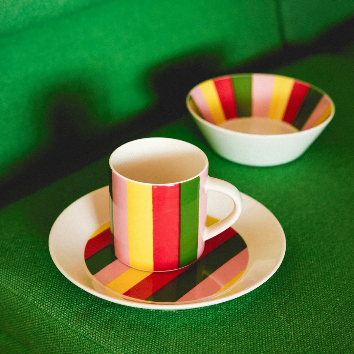 IITTALA Lautaset-Lautanen 21cm Pieni 4-raita Monivärinen