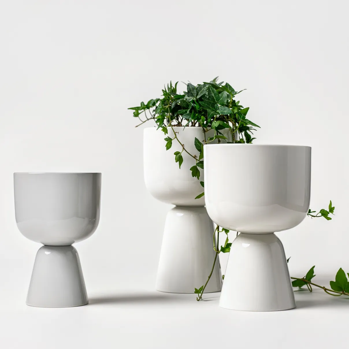 IITTALA Kukkaruukut-Ruukku jalallinen S Valkoinen
